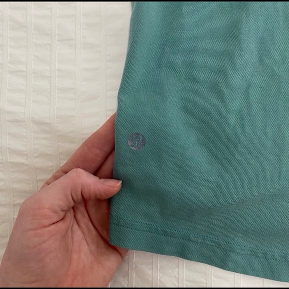 Lululemon T-shirt - Picture 4 of 4